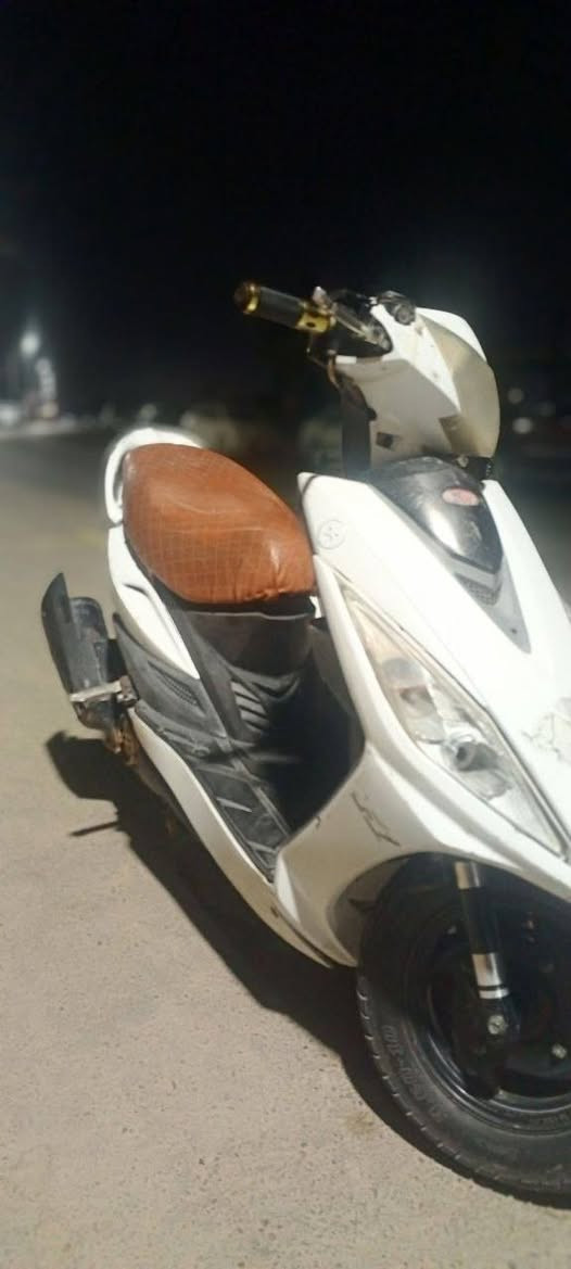 دراجه كامكو 125cc موديل 2019
نوزل وكهربائياتهه كلهه شغاله ومابيهه اي نقص نكره وكلشي بيهه بلادي اي شي مامبدل 
مسجله بسمي تحويل ثاني يوم تجي تفحص وتقتنع  

مكاني الفلوجه  
السعر 1100وبيهه مجال بسيط 
***********
