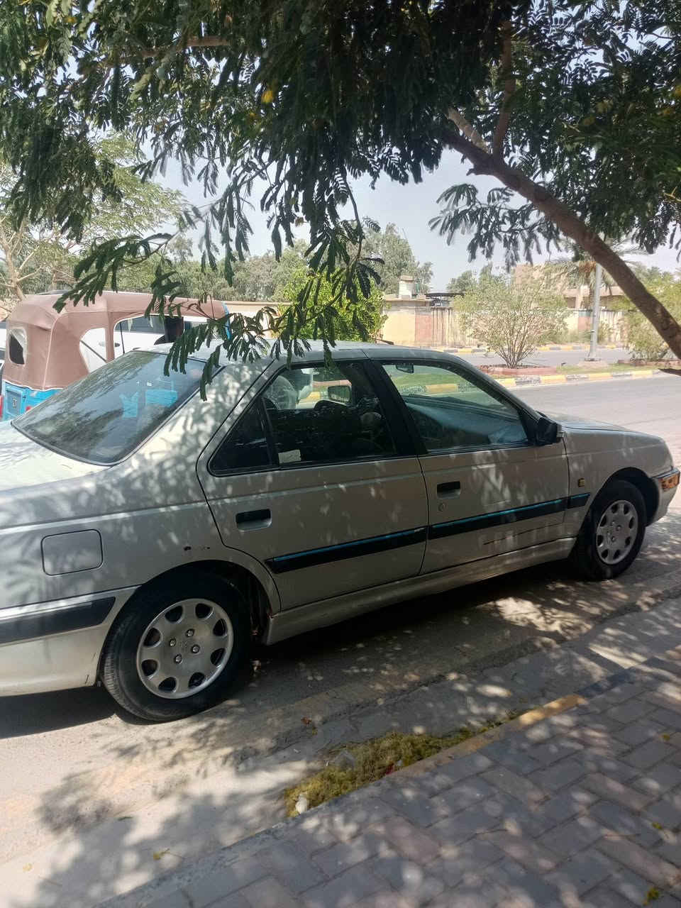 سلام عليكم بيجو بارص للبيع مديل 12 رقم واسط سنويه جديده بسمنه  تحويل مباشر تبريد ثلج مكينه وكير وتخم تاير حداديه جديده سعره 33 بيه مجال بصيط سياره جاهزه بس جارده مكان واسط نعمانيه ستفسار ***********
