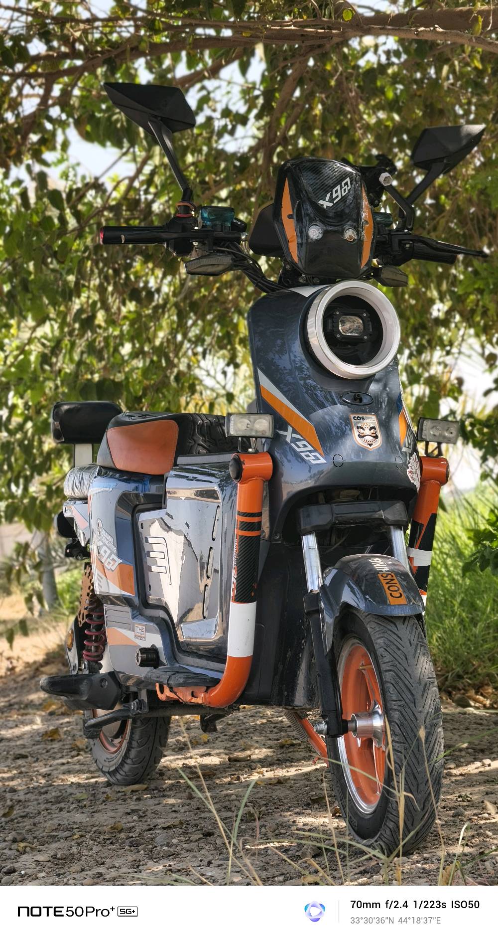 السلام عليكم 🛑
🛵دراجه شحن x900 
موديل 2026
💿تايرات جدد جوبلس
الدراجه ام الصندوك الوسطي الجبير وبيها 
⚡ملف 2000 نحاس 
🦾سرعه ٩٩كم.س
🔋٥ بطاريات كبار 
🪉جهاز انذار لمنع السرقات
 بصمه عن بعد وتشغيل بصمه بلدراجه ونشرات داير مدايرها ملاعيب العيد ومنضومه زنون عدسه وبيها نظام بك R🛑 وشاشه اعطال 
الدراجه زلغ مابيها واحله من الصوره السعر 425 وبيها مجال للطيبين المكان بغداد بوب الشام