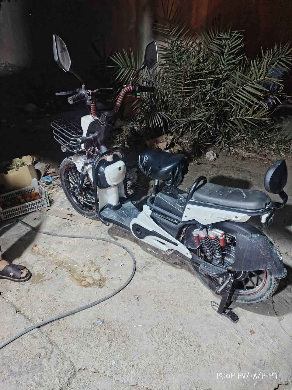 السلام عليكم  دراجه شحن للبيع نوع MR الكوري كهربائياتها كلها شغاله مابيها اي نقص بطاريات مصار شهرين مبدلهن شركه ويني لااصليه 
دبل سويج دبل بصمه دبل كارت تشغيل عن بعد السعر 250وبيها مجال للااستفسار راسلو الصفحه او الااتصال ع الرقم ***********

