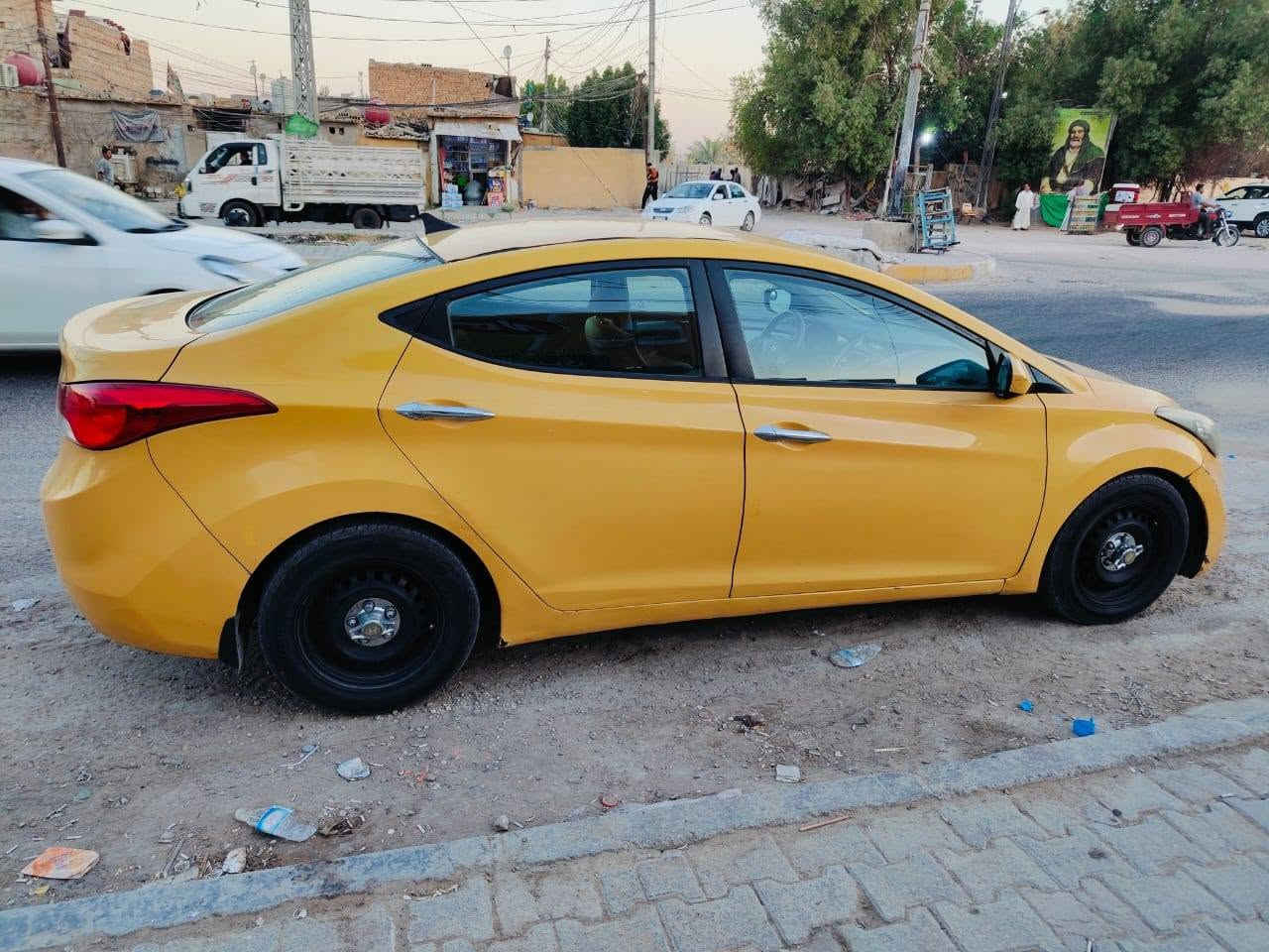 سلام عليكم النترا
2013 امريكيه
حادث امريكيه باب السائق الجاملغ الخلفي السعر 92 رقم بغداد 
حداديه جديده 
تخم تاير جديد 
محرك 1800
مابيه نقص اتصل ***********
