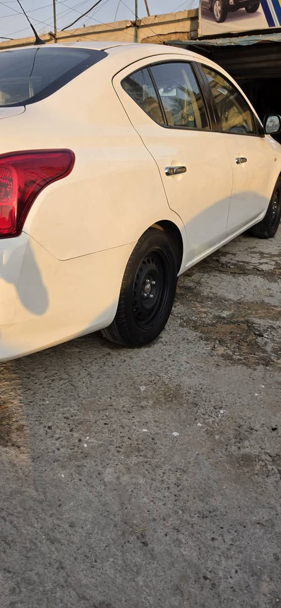 السلام عليكم نيسان سني هندي بليته الزركه موديل ٢٠٢١ بغداد بسمنه سياره حلوه اونضيفه ماشيه ٨٢ السعر ١١٠ بيه مجال للطيبين الاتصال ***********
