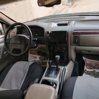 جيب شيروكي فئه لاريدو موديل 2000 كلين بدون ظربه بيها خمس قطع صبع بدون ...