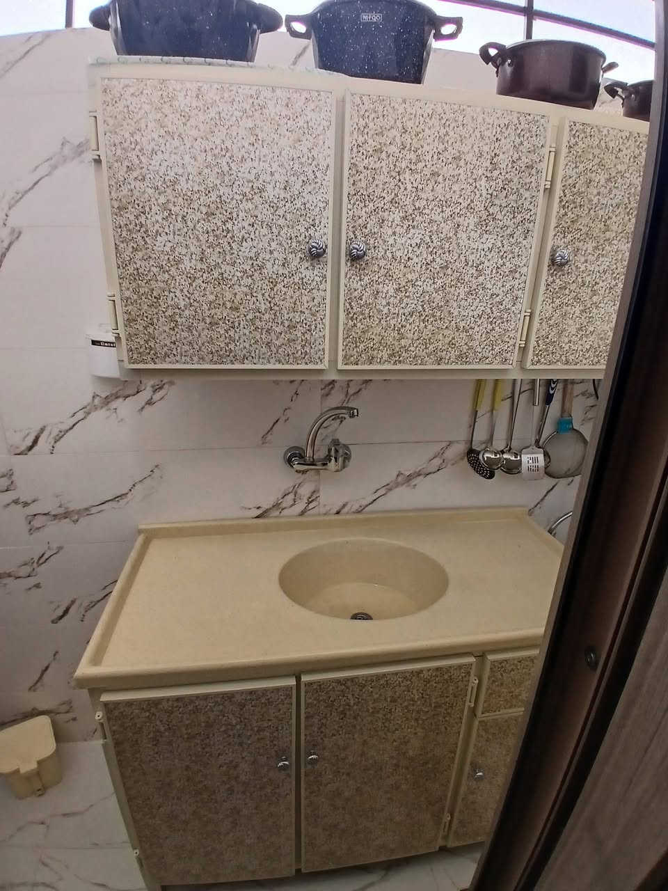سنك مرمر+ ملحق نظيف👌 حللل مكان موصل حي السماح الثانيه سعرو قفل بلا نقاش 150  نظيف وجديد 
رقم موبايل *********** بس انتصال بلا وتساب 
***********اسيا انتصال بلا وتساب
