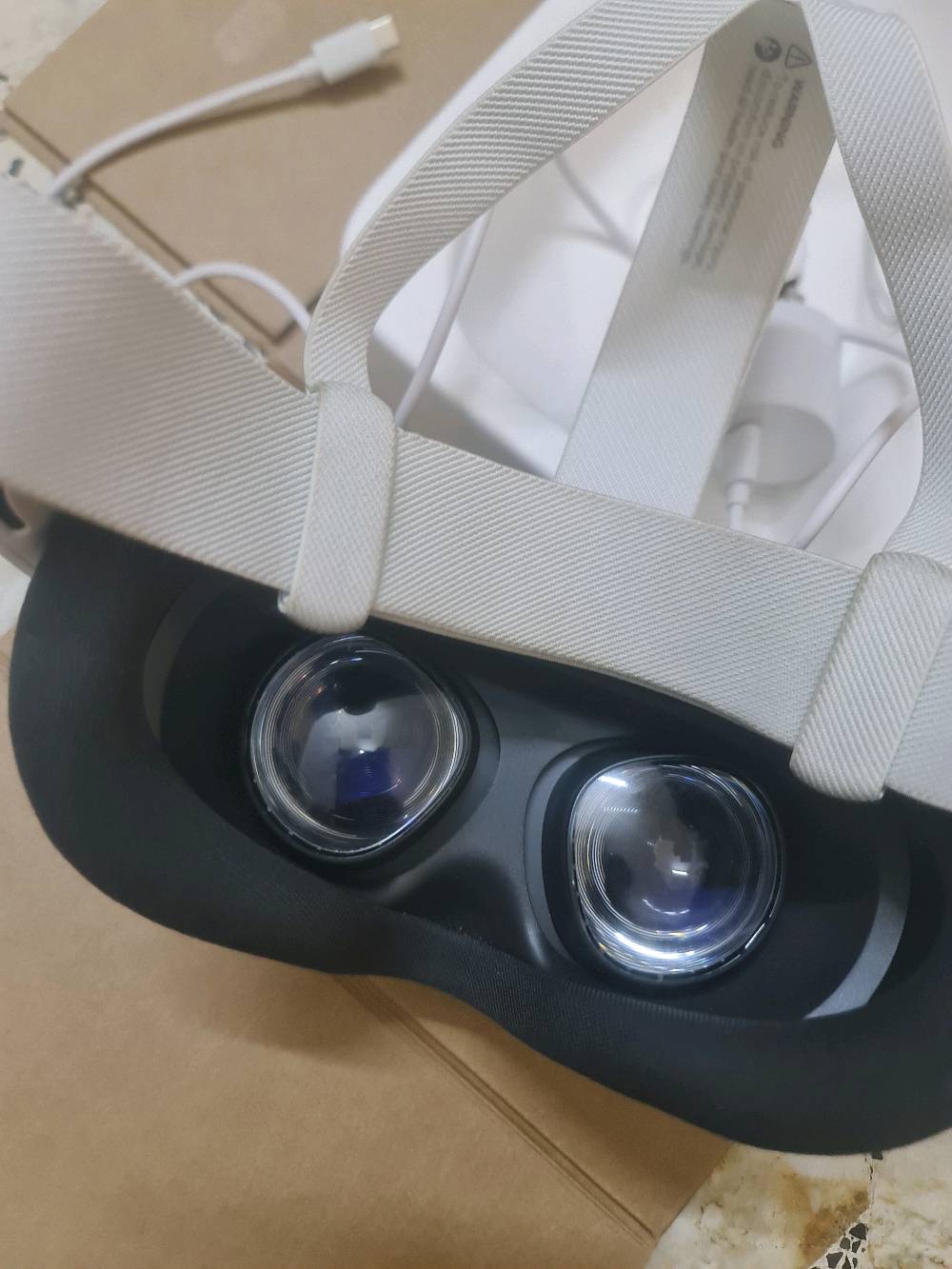 نضاره vr ميتا كويست  3s  جديده مستعمله فقط 3 ايام ذاكره 256 سعر 450 وبيها مجال
وين مكانك بالضبط وشكد قابل للتسليم اليدوي؟: 
مكاني بغداد الاعضميه 
بيها أي خدش أو ملاحظات على النظارة أو اليدات أو الشاحن؟: 
جهاز جدبد اي شخط مابي
السعر 450 نهائي لو بيه مجال بسيط؟: 
بي مجال
الجهاز بعده على الضمان أو فاتورة الشراء موجودة؟: 
الجهاز بي ضمان متوفر توصيل جميع محافضات العراق