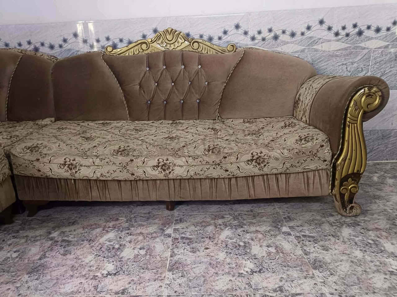 قنبه مامستعمل هواي سنه ونص 7 امتار  قيم واخذ رقم ***********
