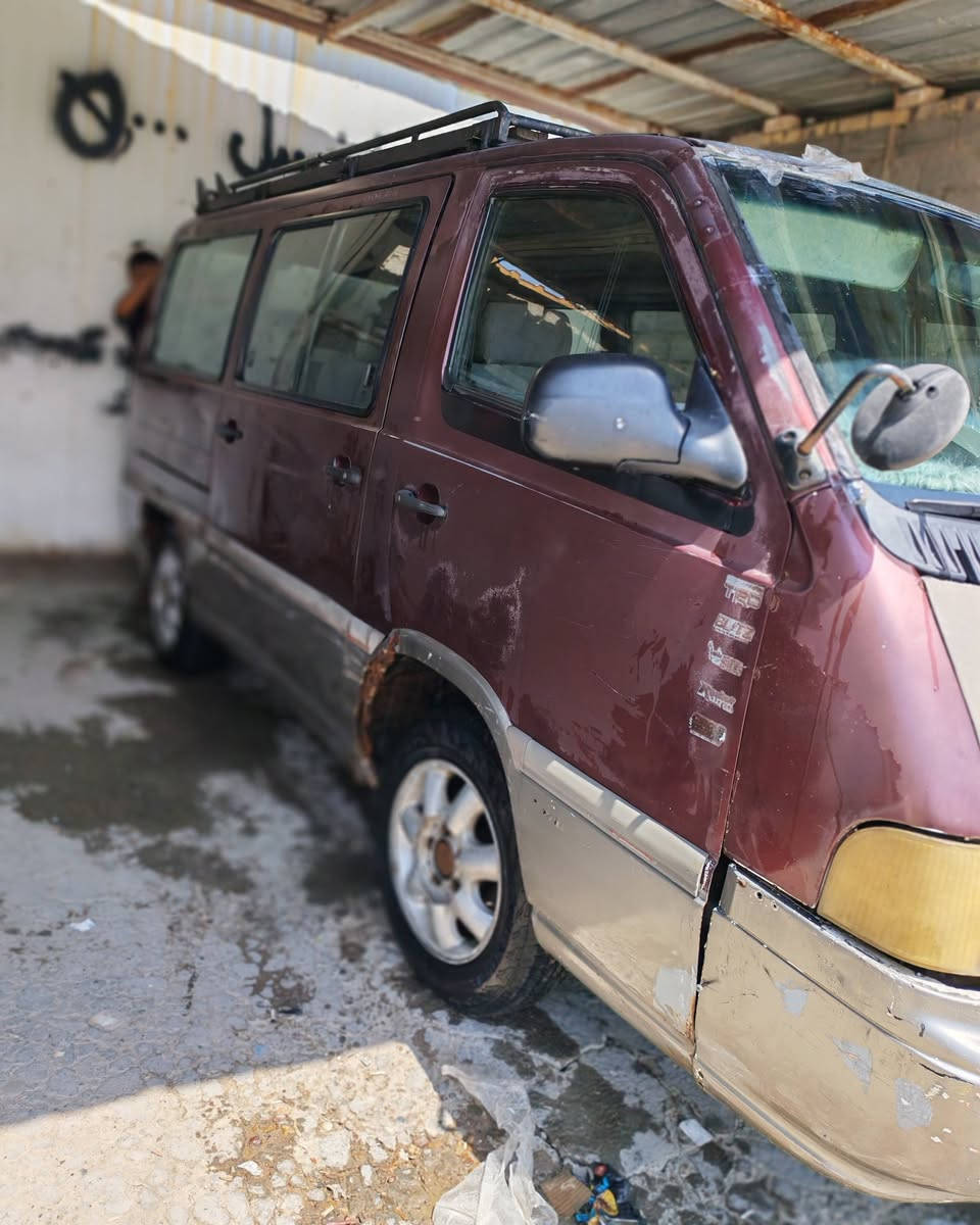 السلام عليكم استانا لليبع موديل 96 السياره جاهزه من كلشي بس سنويه صاقطه صار 2 شهرين  مامطلوبه ولاربع الشراي يتصل ***********
