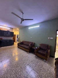 الدورة أبو دشير • ٢٠٠م • كراج وحديقة