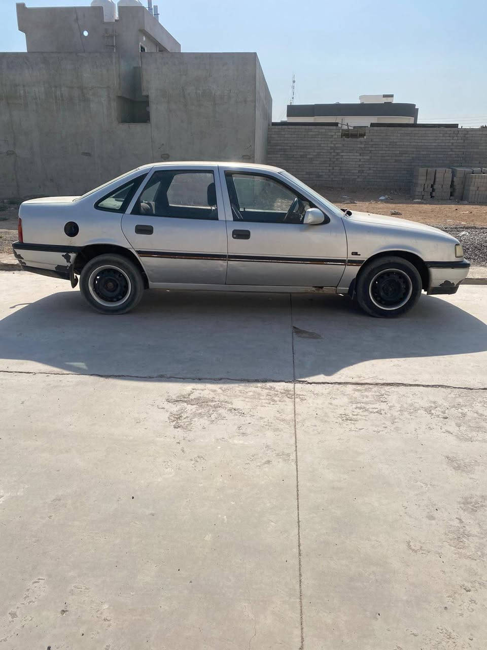 فكترا ١٨ للبيع
موديل ٩٢
محرك بيها صرف
السعر ٣٥ وبيها مجال
مكاني سهل نينوى
رقم الهاتف ***********
