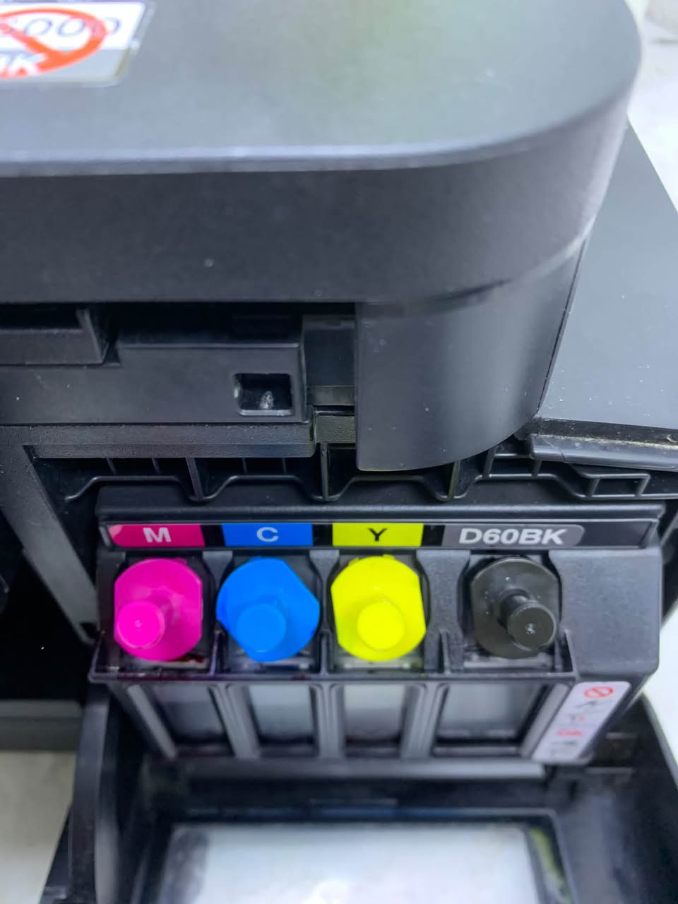 طابعه برذر t520W
تستنسخ فقط اسود وابيض
تستنسخ فقط اسود وابيض
الالوان عاطله يعني فقط اسود وابيض
شوف الفيديو زين قبل لاتراسلني 
كارتونه مالته وياهه وكيبلاته كامله
50 مع التوصيل 
***********
