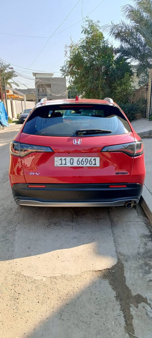 للبيع فقط هوندا اج ار في موديل 23 سبورت محرك 2000 تنفس طبيعي حادثها موضوح بلصور مرقم وجاهزة سعرها 165 وبي مجال سيارة باسمي مكانها بغداد رقم هاتف ***********
