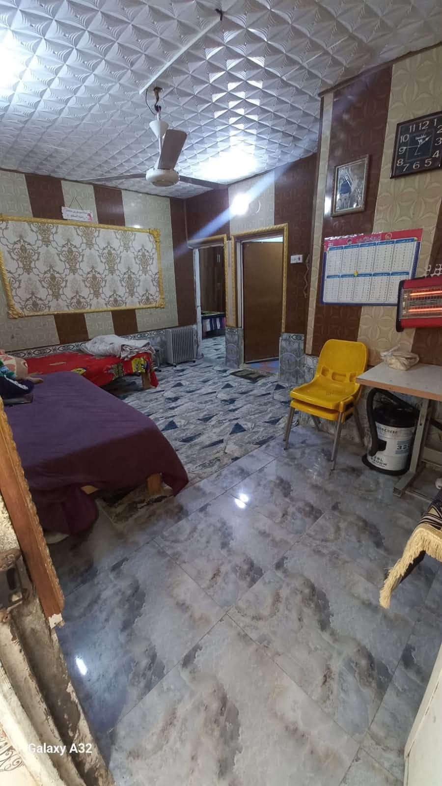 دار للبيع الموقع حي اور الثانيه
100 متر خلفي 
بناء بلوك وطابوگ 
عگاده .
ماي ومجاري وخدمات كاملة وتبليط بباب البيت موقع كلش حلو .السعر مناسب للاستفسار الاتصال ***********

نص مكتوب في الصور:
- Galaxy A32
