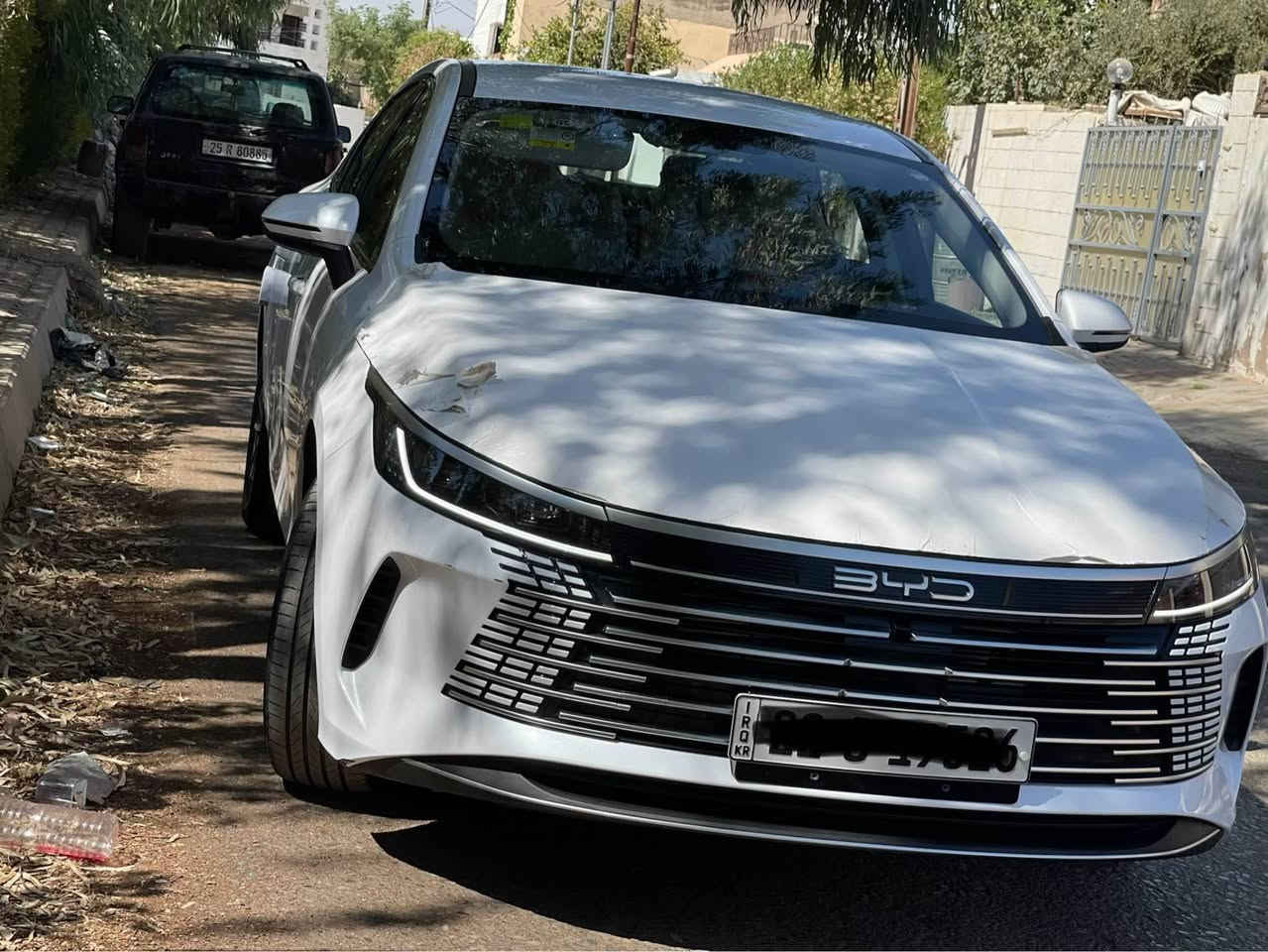 Byd 2025 
*********** 
فول
رقم اربيل
شغال
بطاقة بنزيني هةية
4 هةزار. رويشتية
باتري ٨ هةزار
شاشة ايباد. دةسوريت.
بريك بةسمة
اوتو هولد
سوكان تقل 
كشن جلد
تبريت مركزي 
سيستمي كليلي زيرك
بةسمة. كارت و سويج 
تراكشن
ديلةمو گةورة. 
مكينة مرغوب 
ناو كريمي
٣مودي ليخورين
سيستمي قطع كردني كارةبا لة كاتي شةحن كردنةوة
سبوغ تةنك 
رقم اربيل
هةموو شتيكي لةسةر دقي شركة
٠٠ أربيل, العراق
