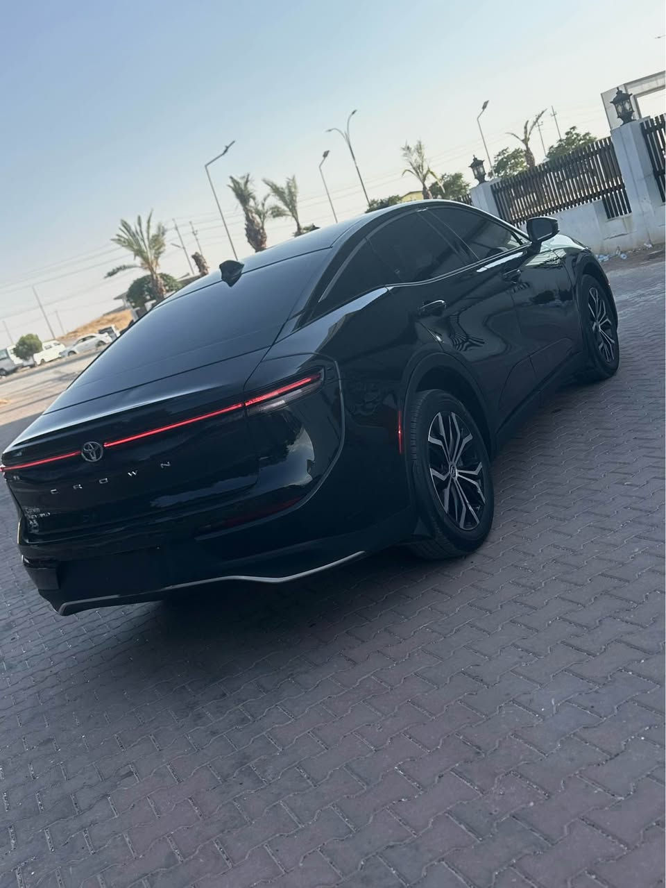 تويوتا كراون ٢٠٢٤ كيلن xle هايبرد به نزين 
سعر ٢٨٩
تيل ***********
سياره جديد بدون صبغ كدام ورا كبص فقد باب سكن جاملغ سكن شبر شبر بيدار شرط ماشي  
٩ الف سيارة جديد رقم كبس ثلاثا شهر للترقيم 
سياره نويه بيش و باشي كه بسه بي سبووخه به شرت ته نها درگاي سايق جاملغي بشته و كه ميك بيدئاره وينه م داناوه ٩ هزار رويشتوه رقمه كبسه 
مواصفات xle بسمه و بريك بسمه و شاشه كه وره سي مود كوشن كهرباي تبريد مركزي لايتات ليتو زينون رنكي رش قترانه نويه 
سعر ٢٨٩ 
تيل *********** عنوان عقرة ئاكرئ اكر, نينوى
