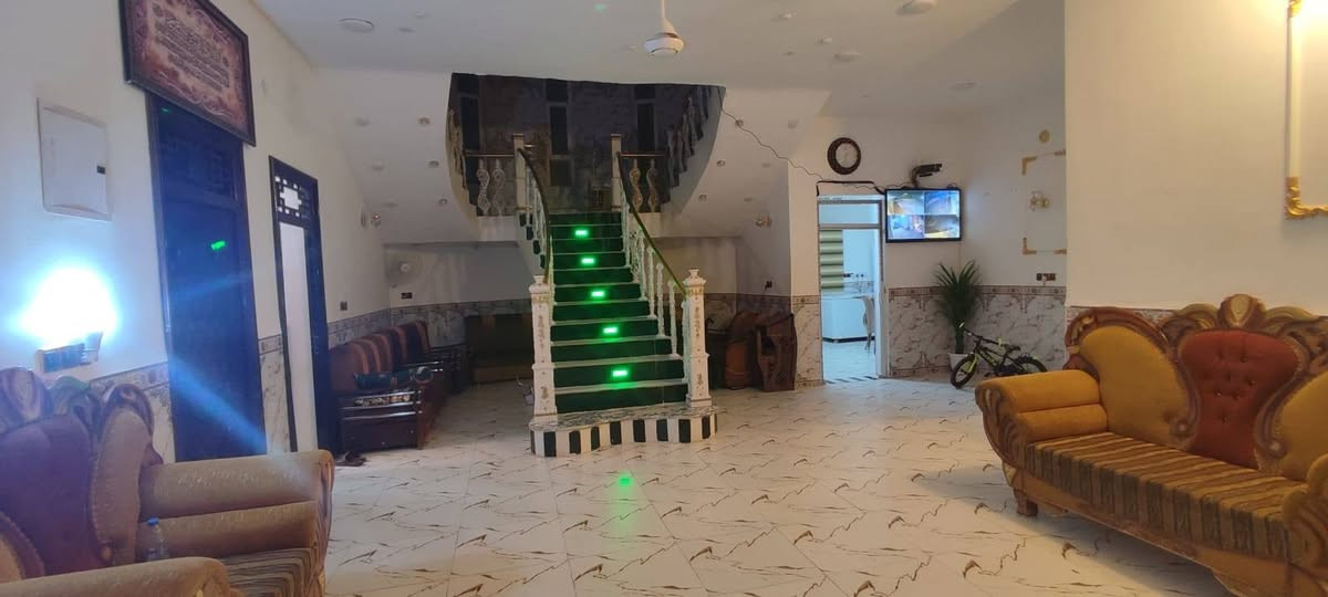 ٤٥٠م • طابقين • حديقة