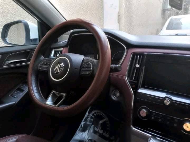 سيارة نوع MG/RX5
موديل/2021
اللون/أبيض
السيارة ماشية 69700 كم
تاريخ شرائها مباشر(صفر) من شركة MG في 2022/4/22
 لايوجد فيها اي دعمة
 يوجد فيها ضمان صيانة المتبقي منه 2 سنة من اصل 6 سنوات
  السيارة جناي وليس بياع شراي.. موظف.. فقط من البيت الى الدائرة والعكس ونضيف شرط الفحص وتتاكد اي ضربه وصبغ قوي او حادث مبيها دواخلها بلادي برغي ممبدل منها نضيفه تجي شرط الفحص وين يعجبك واي مكان يعجبك وتبريدها ثلج رقمها بغداد ما عليها اي غرامات وتحويل مباشر ما بيها اي مشكله
سعرها114 او عراقي 18 مليون 
***********
هلا، شنو الفئة/الترِم بالضبط للـ MG RX5: ستاندرد لو فل كامل، وشنو نوع المكينة والقير؟: 
مكينه وكير ضمان. محرك2000 تيربو
وين موقع السيارة هسه؟ يعني بأي محافظة/منطقة ممكن المعاينة والفحص؟: 
بغداد الاعظميه
هل بيها أي مواصفات إضافية مهمّة مثل بانوراما، شاشة، كامرة خلفية، حساسات، بصمة، أو شحن لاسلكي؟: 
كامله مواصفات
شنو وضع الإطارات والبطارية والصيانة الدورية؟ وهل أكو تبديل قطع أو صيانة جديدة سويتها مؤخرًا؟: 
بلادي كلشي ما مغير بيها
البيع مباشر لو أكو وكالة/تفويض؟ والسعر نهائي لو قابل للمساومة؟: 
مباشر البيع والسعر نهائي