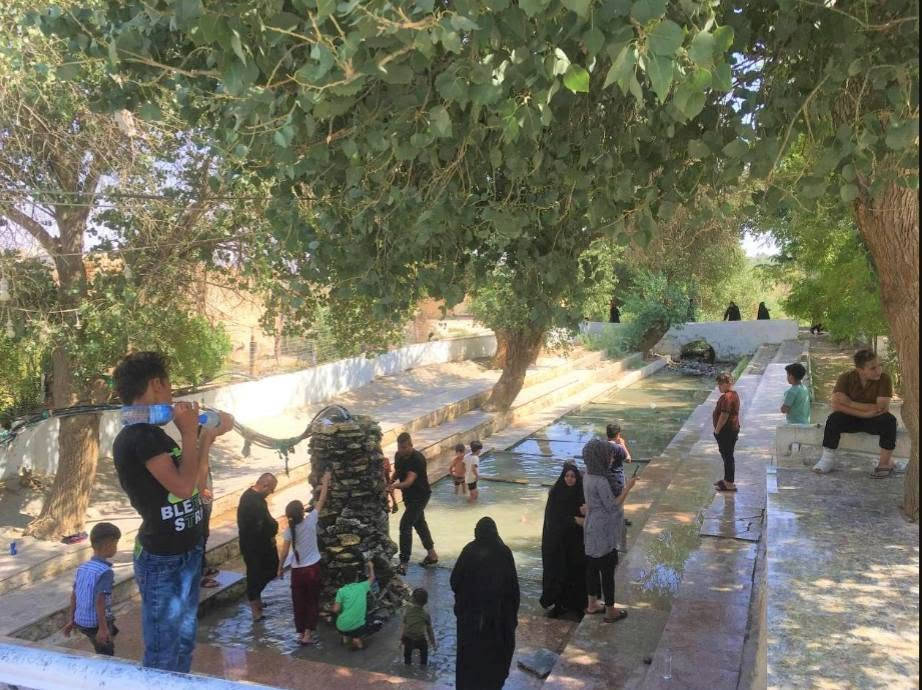 على بركة اللّه تعالى 
#تعلن حملة جامع الزهراء ع  
يوم الخميس عن رحلتها 
📍الى مرقد (الحاج يوسف_ وكرز الدين _وسيد كيطان)ع 

 صاحب الكرامات وشفاء الأمراض الجلدية 
🔴     (مبيت _مبيت) 😇
#الذهاب يوم الخميس صباحا 
والعودة يوم الجمعة 🚍
كوستر🚍سياحي 😍حديث ومكيف

للحجز والاستفسار الاتصال على
 الرقم   (***********) 📞

نص مكتوب في الصور:
- شرق العراق East Iraq
- صديقك