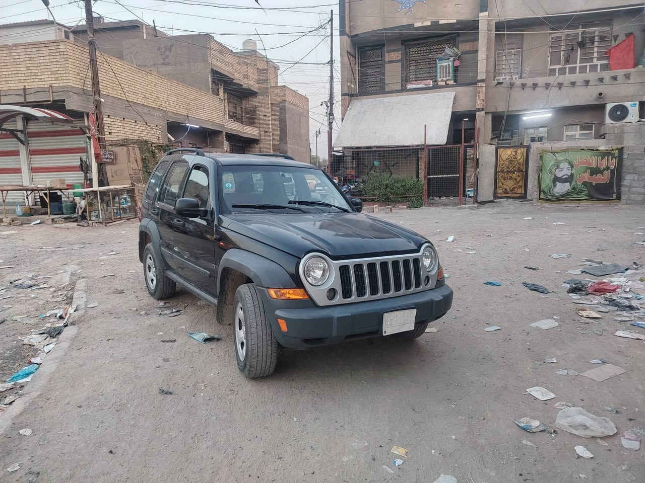 جيب لبرتي موديل ٢٠٠٧ كير مكينة تخم تاير تبريد خير من الله رقم بغداد مكينة ٦ سلندر قطعتين صبغ فقط السعر ٥٩ وبيهة مال مكان السياره زعفرانية ***********
