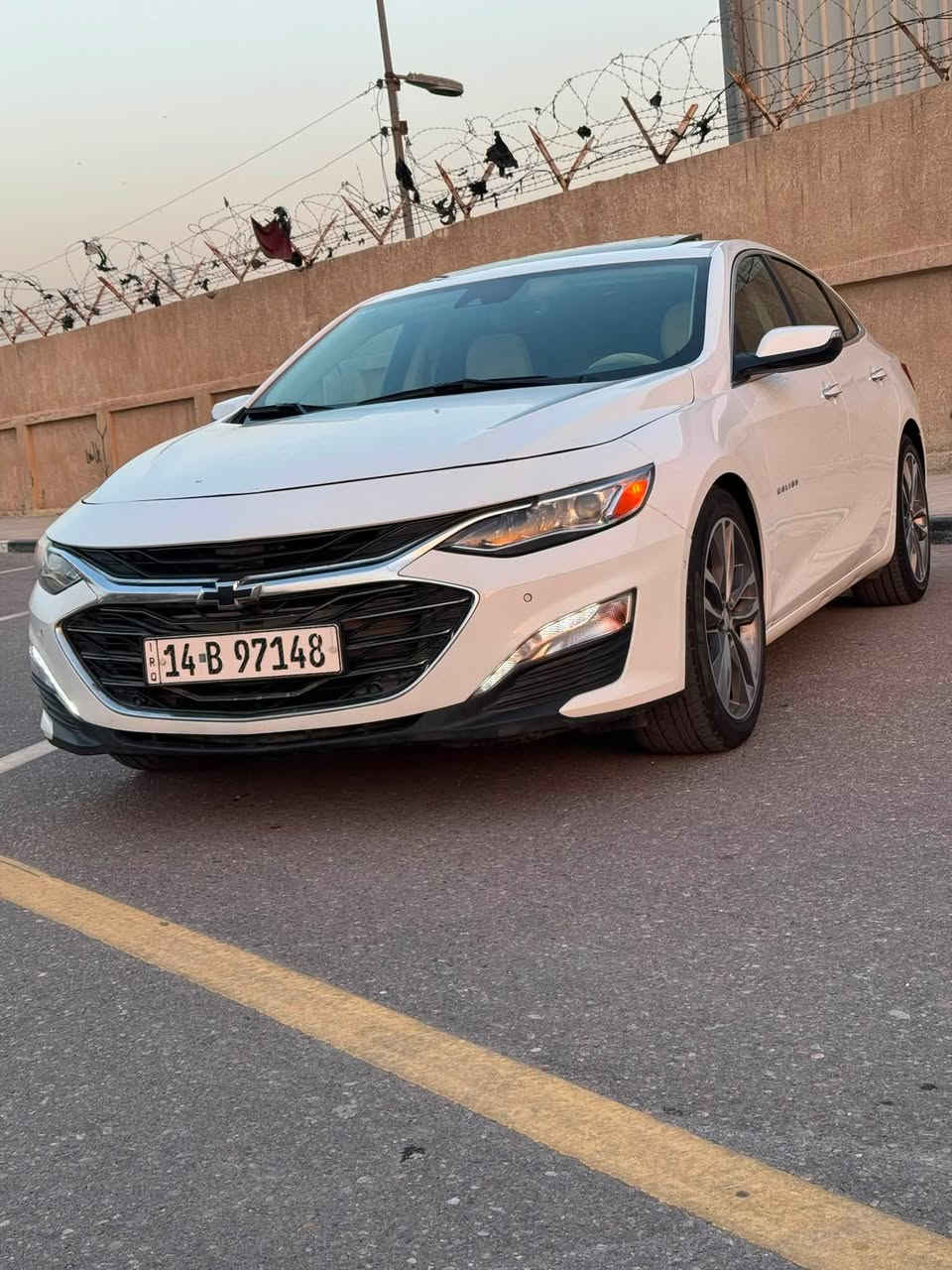 ماليبو بريمير 2022  #PREMIER 2.0T 

بيع او مراوس

محرك 2000 توربو  
4 سلندر سياره كلش قويه 
ناقل حركة أوتوماتيكي 9 سرعات. 
ماشيه 125 الف كيلو 
نظام دفع أمامي
مقاعد جلدية كهربائي للسائق والراكب
وخزن ميموري 1.2.3
فتحة سقف كهربائية بانورامية 
نظام صوتBoss
تبريد وتدفئة جميع المقاعد حتى الخلفي 
تدفئة ستيرن
كاميرا خلفية
نظام دخول وتشغيل عن بعد. 
مري قلاب
مراقبة ضغط الإطارات
وسائد هوائية متعددة.
رادار امامي و جانبي
حساسات خلفيه اماميه 
اوتو ستوب 
اوتو بارك 
 البريمير معروف بل مواصفات 
حادثهاا موضح بالصور تبديل بنيد وجاملغ 
كير مفتوح مبدل فلتر وكلجات الثالث 
رقم بصره معوقين
مكان السياره البصرة دور الشرطة
***********
