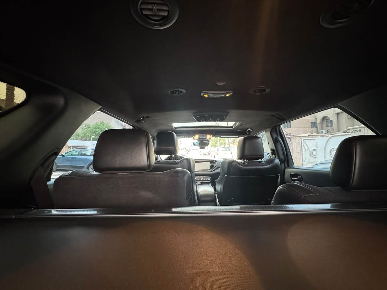 السلام عليكم

للبيع فططط
Dodge Durango R/T Plus TOW N' GO

دوج دورانكو ار تي پلس تو ان كو

فول مواصفات واعلى فئة بالدورانكو ١/١

الموديل : 24

المحرك : V8  5700cc هيمي

الممشى :

وارد امريكي كلين تايتل

رقم - شمالي بسمي سنوية

( رقم مميز ) 

المواصفات :

فتحة سقف ( سلايد )

سقف شاموا الكنتارا

داخل السيارة مطعم كاربون فايبر ( forged carbon )

رادار امامي مانع تصادم

رادار خلفي مانع تصادم

رادار تحديد المسار + كروز كونترول متكيف مع الشارع

نقطة عميه

بهاي الفئة الراديتر يكون حجمه اكبر من الراديتر مال النسخ الثمانية سلندر العادية يتحمل حرارة و ضغط اكثر

الدبلات نفسه دبلات نسخه ال SRT

ويل ٢٠ + بريكات بريمبو نفس ال SRT

فتحات البنيد

حساسات امامية + خلفية

صندوق كهربائي

مقاعد جلد + كنتارا + هيتر + تبريد + خزن 

تحكم بصوت الكزوز اذا رياضي او عادي 

مقاعد خلفية VIP

harmon/kardon نظام الصوت

eco + sport + track + Tow + Snow تحكم وضعيات القيادة

ستيرن هيتر + شفتات ستيرن

شحن وايرلس

كار پلي وايرلس + اندرويد اوتو

رقم الشاصي مرفق  مع الصور

السعر  (  ) عند الاتصال

مكان بغداد 
واي استفسار اني حاضر 

***********

***********

( محمد الصعب )
