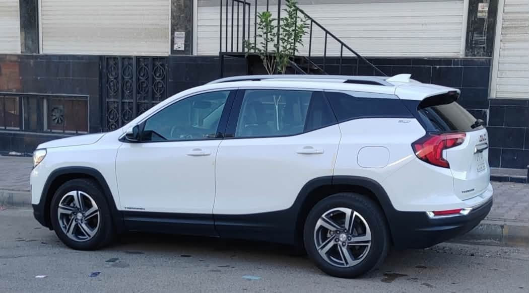 🚗 GMC تيرين 2019 - فول مواصفات للبيع
سيارة قمة بالنظافة وبسعر ممتاز!
 الموديل: 2019
 المحرك: 1500 سيسي تيربو (اقتصادي وقوي بنفس الوقت)
 المواصفات: وارد أمريكي - فول مواصفات
 الحادث: موضح بالصور (حادث بسيط/محدد)
 الملكية: باسمي والتسجيل/التحويل ثاني يوم مباشر 📝
💰 السعر والتعامل
 السعر المطلـوب: 165 ورقة (16,500$) وفيه مجال للشراي الجاد
📍 المكان والتواصل
 الموقع: محافظة واسط - الكوت
 رقم الهاتف: 📱 ***********
