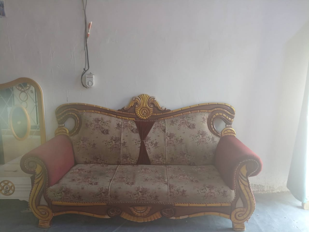 السلام عليكم ورحمة الله وبركاتة  تخم البيع ملكي قطعيت قطعه جبيره وحده زغيره تخم نضيف لا كسر ولا  مازل طبيعي سعره 100 وبي مجال الطيبن 7746914502
