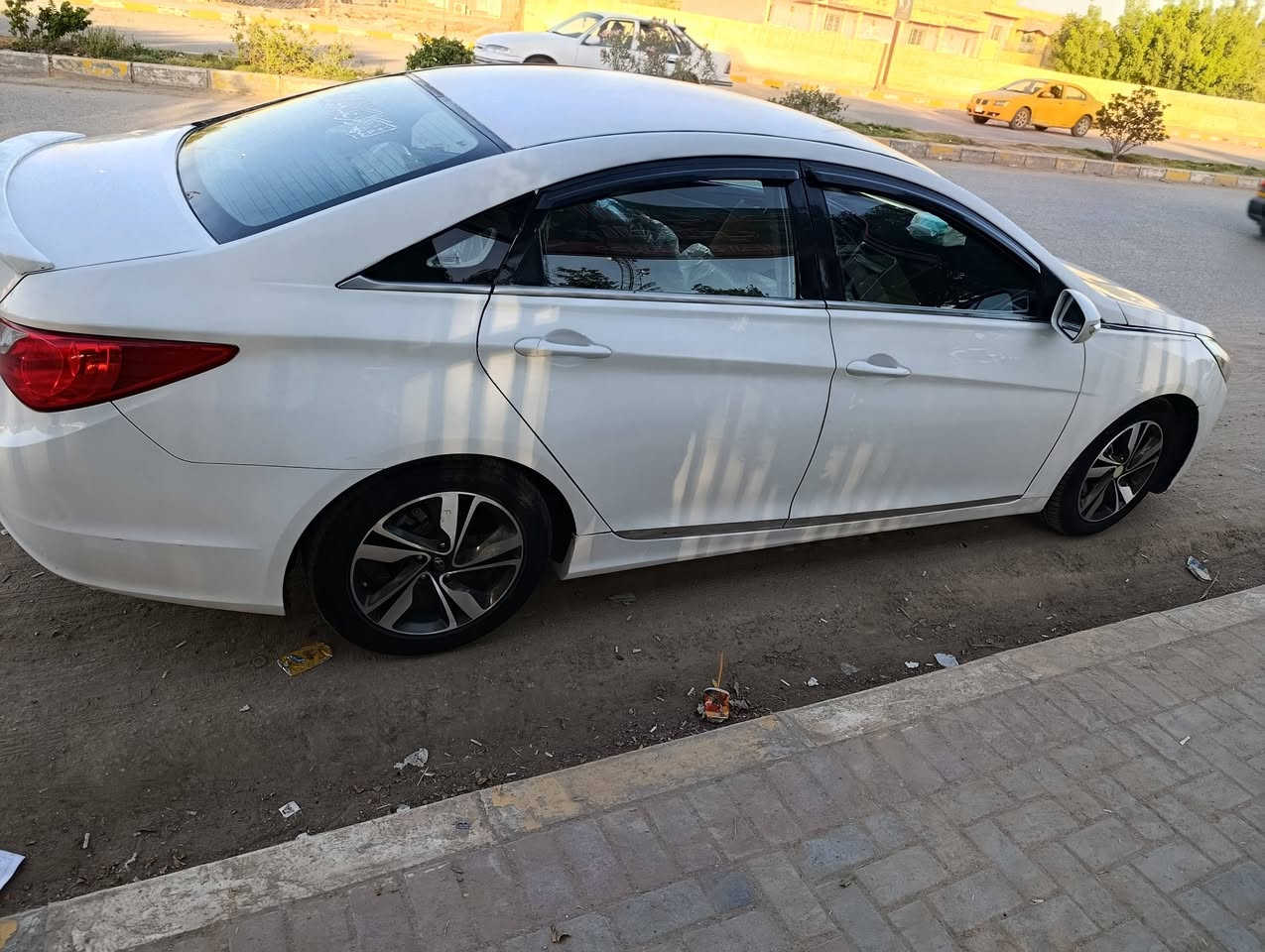 خليجي موديل 12 جاهزه من كلشي مكينه 2400 بيها صبغ عام  تصليح تكمه شي بسيط مكفوله من االضربه وتبديل سعرها 90 وبيها مجال *********** بي واتساب مكاني ديولنيه

