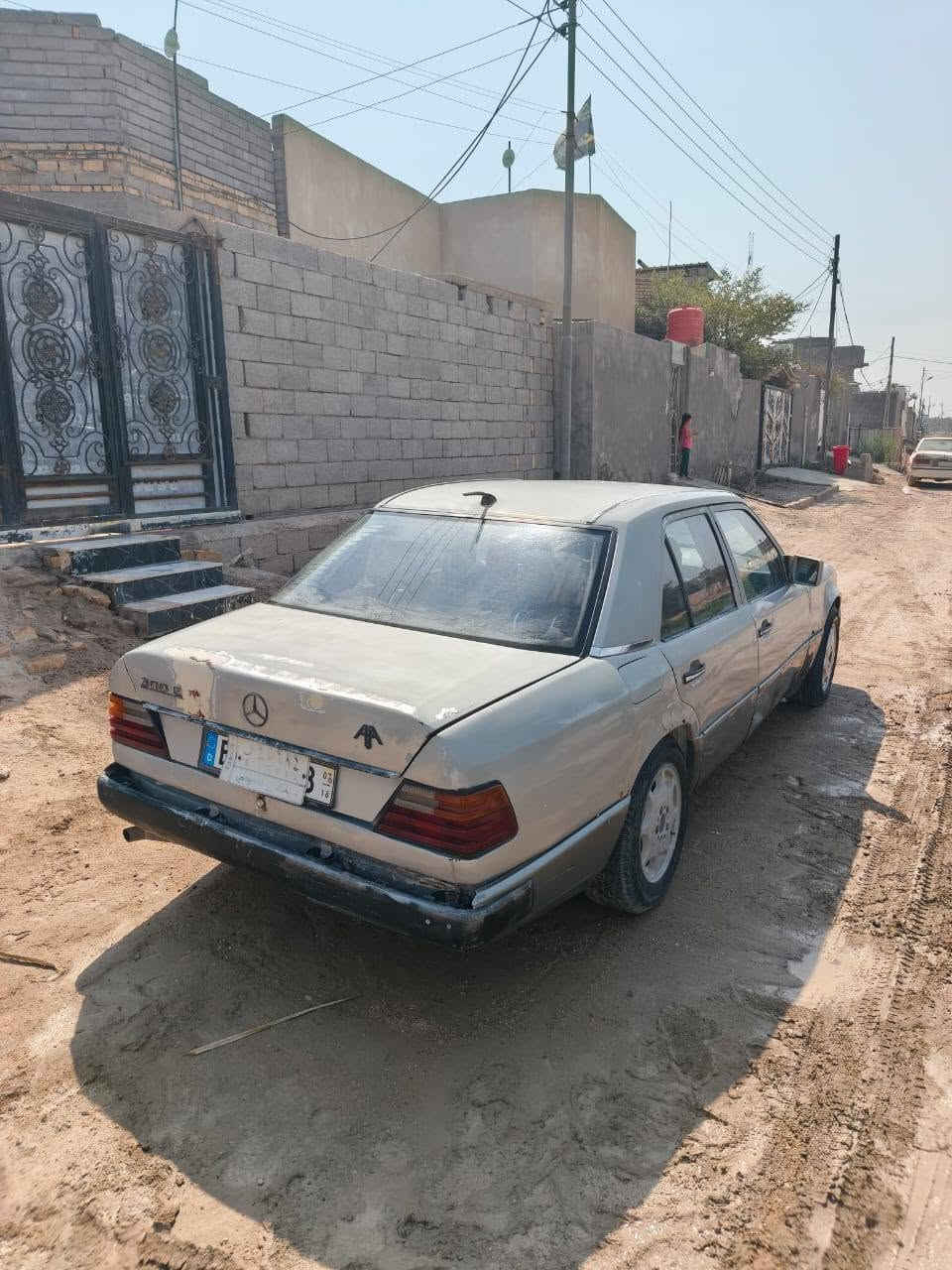 البيع مرسدس دب مديل ٨٩ رقم بغداد مكينة ثنين ونص  محرك بطة  اي ستفسار هذة رقم *********** مكانة الفرنة السعر ٣٠
