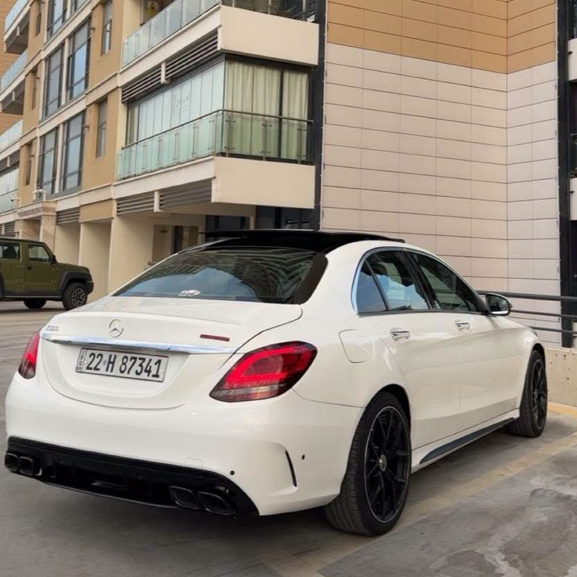 مرسيدس بنز C300 موديل 2021

الفئة: C300
المحرك: 4 سلندر 2.0 تيربو
ناقل الحركة: أوتوماتيك
الدفع: خلفي
الممشى: 100,000 كم

المواصفات:
فول مواصفات
دشبورد رقمي
شاشة وسطية
سقف بانوراما
مقاعد جلد
مقاعد كهربائية
إضاءة داخلية محيطية
كاميرا خلفية
حساسات ركن
مثبت سرعة
دخول وتشغيل ذكي
نظام قيادة متعدد
Body Kit AMG 63 جديد

حالة السيارة:
سرقة دعاميات فقط
الجاملغ الخلفي بيه ضربة بسيطة جدًا، بارد فقط

الموقع: بغداد، المنصور
رقم الهاتف: ***********
متوفر اتصال وواتساب
