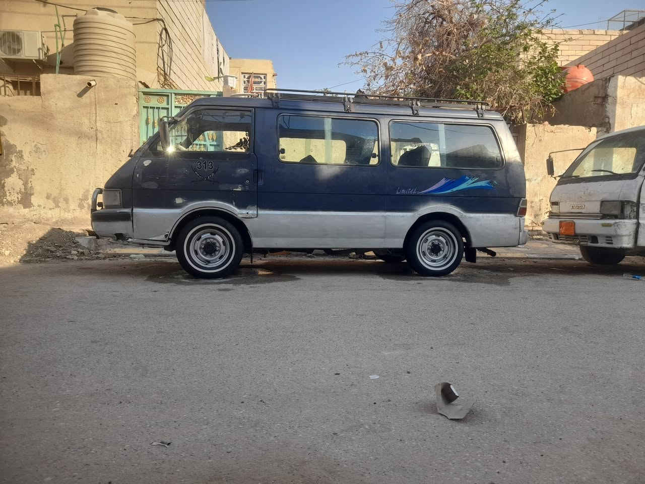 سلام عليكم كيه بسته البيع جاهره
سيارة حلوه نضيفه كبل لشارع تريد تحويل تريد وكالة رقم الماني سيارة ستيل صفاحه بس بيه طكات سعر 33 وبيه مجال اتصل على ***********
