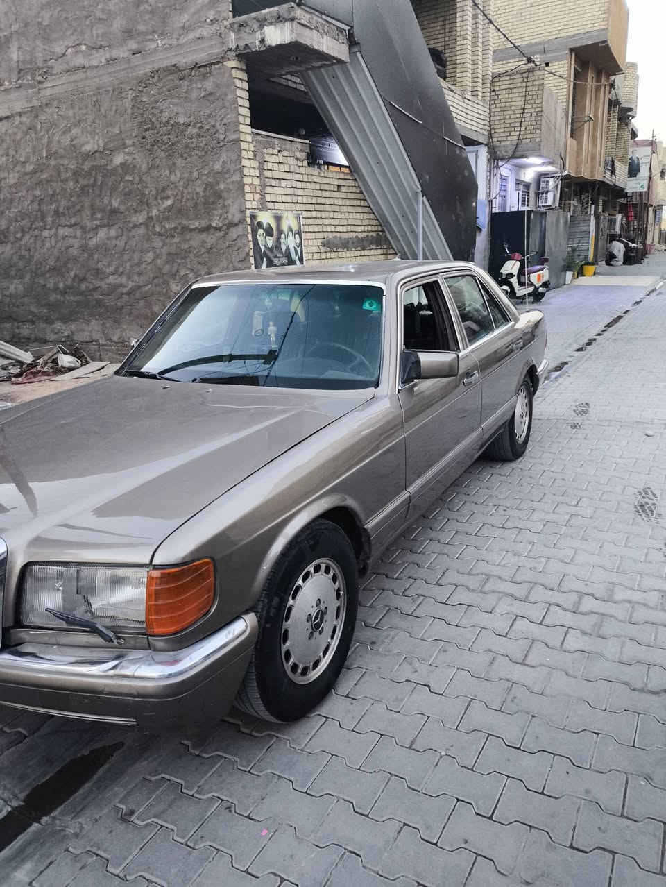 مارسدس جامبو محرك وكير بلادي  مكفول تبريد شغال السياره بسمي رقم بغداد السياره جاهزه مايحتاجلها شي السعر 65وبيها مجال مكاني بغداد رقم ***********
