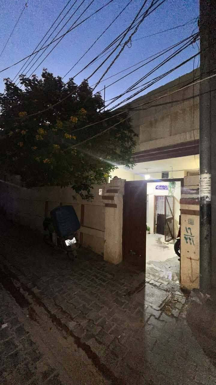 بيت طابقين مؤثث وجاهز للايجار فترة الزياره
150م البيت كامل من أي شي مفروش ومؤثث 

يحتوي على 

4غرف نوم 

صاله كبيره 
استقبال 
صحيات داخلي خارجيه 
مطبخ جاهز 

للاستفسار *********** 
⛔⛔⛔⛔⛔⛔⛔⛔⛔⛔⛔⛔⛔⛔⛔⛔
