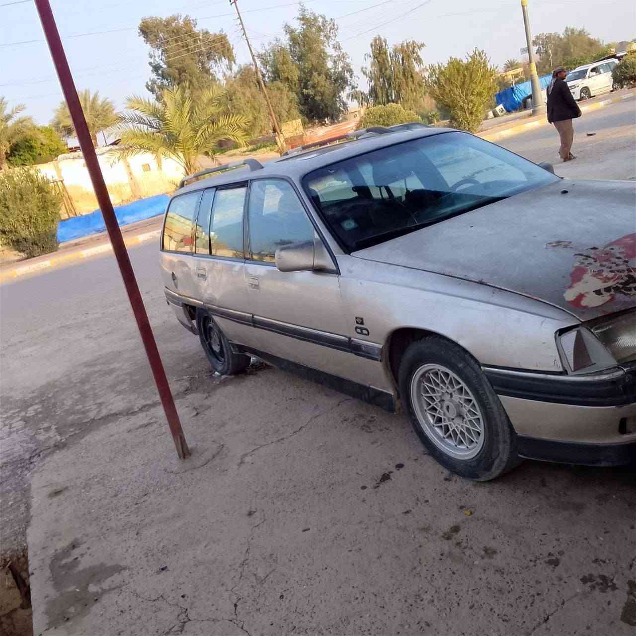 السلام عليكم 
اوبل اوميكا استيشن للبيع 
1992 مشروع وطني تحويل ثاني يوم 
راعيها موجود 
كير ومحرك 20 شرط بيها نواقص 
سنويه 28 
*********** السعر 16
