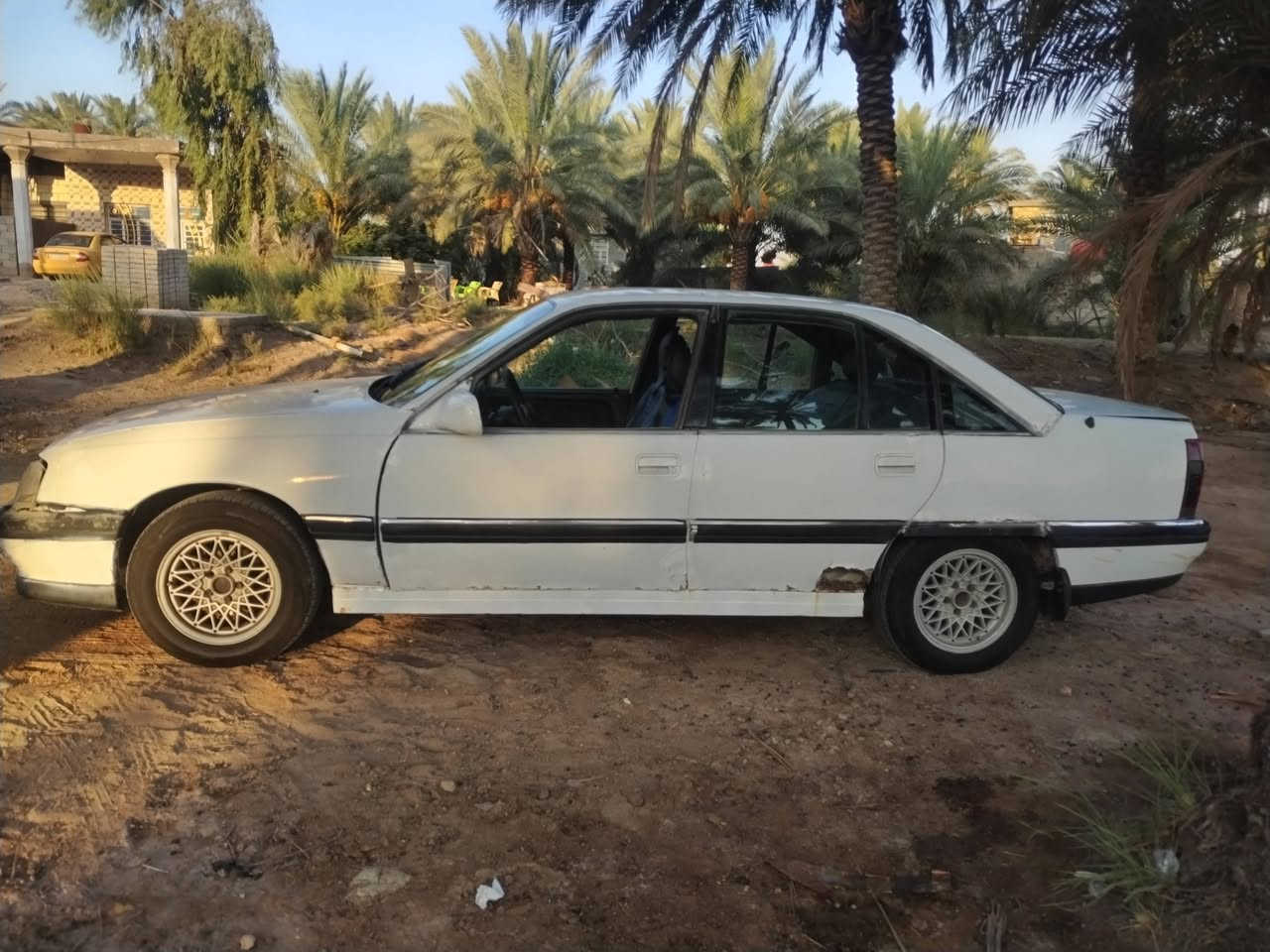 سلام عليكم سياره للبيع موديل92 اوبل اوميكه حداديه زينه كير جديد غرفه حلوه السعر ١٧ ابيه مجال مكان كربلاء ***********
