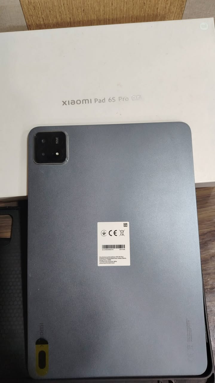 تابلت شاومي باد ٦ اس برو بسعر 550 الف وبيها مجال للشراي
يشغل بوبجي 120 فريم

مواصفات Xiaomi Pad 6S Pro 12.4 – نسخة 12/512GB 

📱 الموديل: Xiaomi Pad 6S Pro 12.4

💾 الرام: 12GB

💽 التخزين: 512GB

🚀 المعالج: Snapdragon 8 Gen 2 — معالج فلاجشيب قوي جداً

🖥️ الشاشة:

• حجم 12.4 بوصة

• دقة 3K ‏(3048×2032)

• تحديث 144Hz

• الشاشة ممتازة جداً للأفلام، الدراسة، الرسم والتصميم والألعاب

🔋 البطارية والشحن:

• بطارية 10,000mAh

• شحن سريع 120W ⚡

🔊 الصوت:

• 6 سماعات

• صوت ستيريو قوي وواضح

📸 الكاميرات:

• خلفية 50MP

• أمامية 32MP

✏️ يدعم Xiaomi Focus Pen ومناسب جداً للرسم وتدوين الملاحظات والدراسة.

✨ مواصفات قوية جداً مقابل سعره، والجهاز مناسب للدراسة، الألعاب، التصميم، الرسم والاستخدام اليومي.

📦 الملحقات: [شاحنه الاصليه + علبة الجهاز+ كفر ]

📍 المكان: الموصل _ناحيه القيارة.. لايوجد توصيل 

الجهاز حسب الصور، والشراي يتواصل عالواتساب

*********** 🌷

نص مكتوب في الصور:
- Xiaomi Pad 6S Pro 12.4 المواصفات والمعلومات التفصيلية RAM 12.0+12.0 ج.ب المعالج Snapdragon 8 Gen 2 Mobile Platform ثماني النواة بتردد يصل إلى 3.19 جيجا هرتز إصدار نظام التشغيل WNXMIXM.C07.3.0.303.0 3:55 الخميس، 17 سبتمبر الإعدادات Q البحث عن إعدادات جهاز اللوحي تطبيقات النظام ميزات للأجهزة اللوحية حالة الحماية