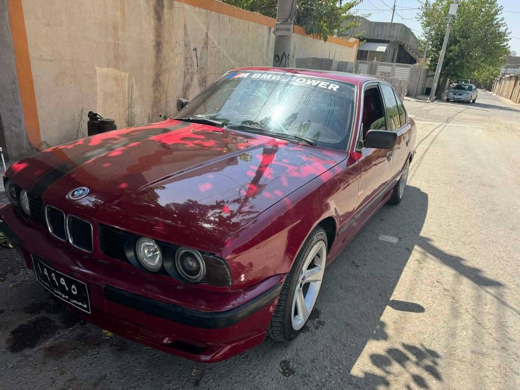 bmwمۆدیل ١٩٩١گیری عادی  مەکینە 525 هەمووگیانی بیلادە سعری  25گەلا  ئارمی هون بوە   گۆڕینەوەش دەکم بەدلم بیت 

***********
*********** السليمانية, العراق
