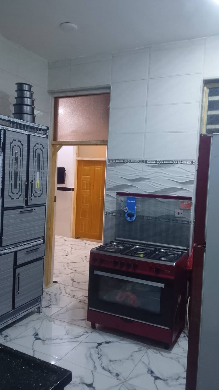 السلام عليكم عندي بيت البيع محموديه حي المرتضى قرب مدرسه @سهل الخضر ماء مجاري كهرباء بيت جديد 100متر الستفسار ***********
