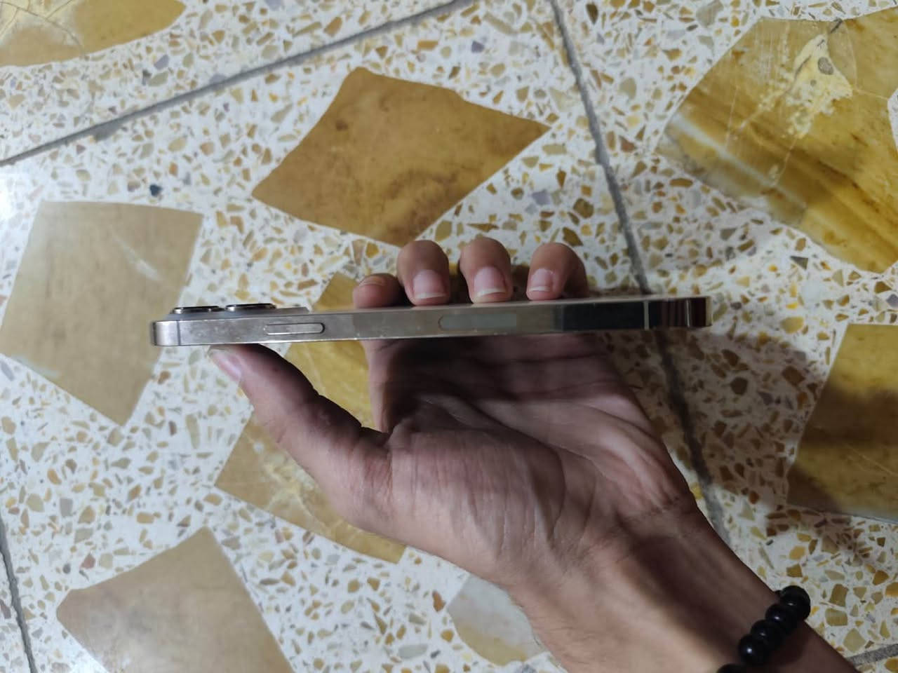 السلام عليكم 13 برو ماكس امريكي بطاريه 87 وذاكره 256
مبدل فقط شاشه والتلفون نضيف متواجد فيس وواتساب *********** مكاني بابل الحله
