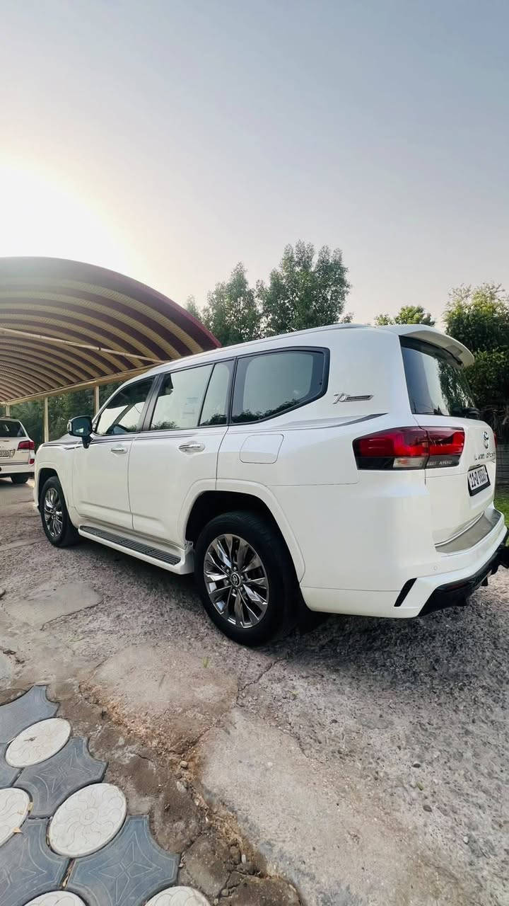 لاندكروز بريم • ٢٠٢٢ • رقم بغداد