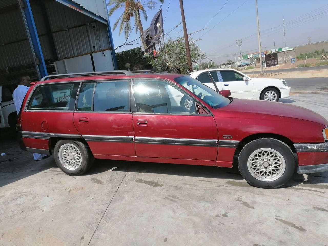 يالله سلام عليكم اوبل وميكا ستشين موديل 1992 السياره تخم تاير دواخل باتري محرك وكير كل جديد سنويه ما صاقطه هزته جديده رقم دوالي ماذب عليه ربع السعر 27 ورقه وبيه مجال الشراي وبي خير ويدلل ***********
