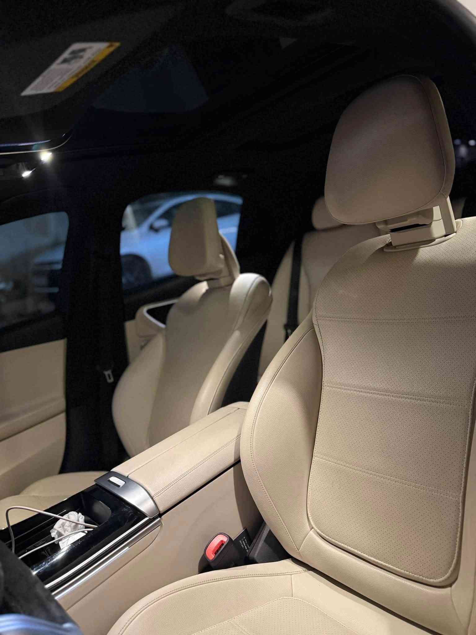 السلام عليكم
للبيع فقط بدوووون مراوسات

C300 kit amg
2023 بغداد وارد امريكي
فوووول مواصفات 
تبريد تسخين مقاعد و مساج
داخل ابيض ملكي
خمس كامرات 
رادارات ٣٦٠ درجة
جنطة كهرباء 
ماشيه ٢٢ الف مايل

السعر ٢٨ الف دولار

مكاني بغداد / اعظمية
***********
