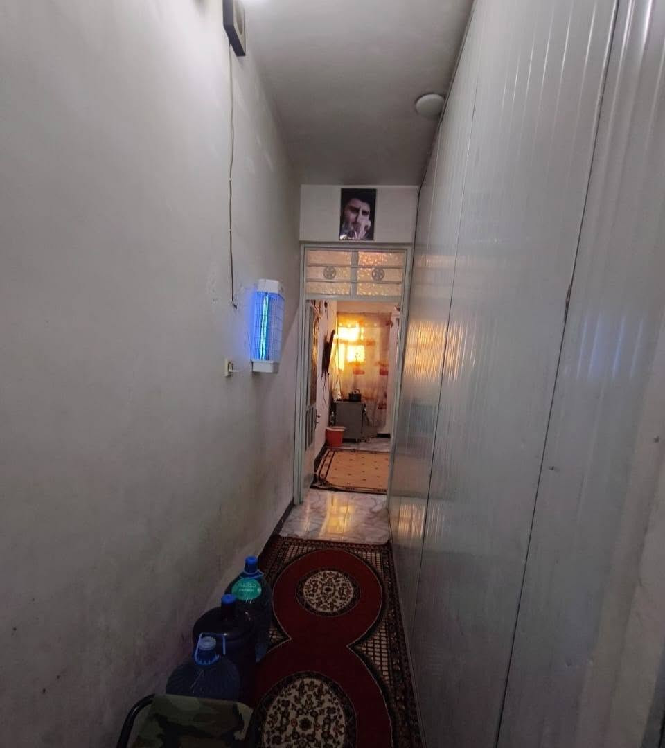 بيت للبيع مساحه 100 متر
بغداد الحميديه شارع الطاقه مدرسة المزايا قرب صيدليه القريه ثالث فرع عن صيدليه القريه.الطابق الأول مسلح 
غرفه+صاله+استقبال+صحيات خارجيه+منور
الطابق الثاني.صاله مسلح+غرفتين اعكاده.الصطح شتايكر 
***********
