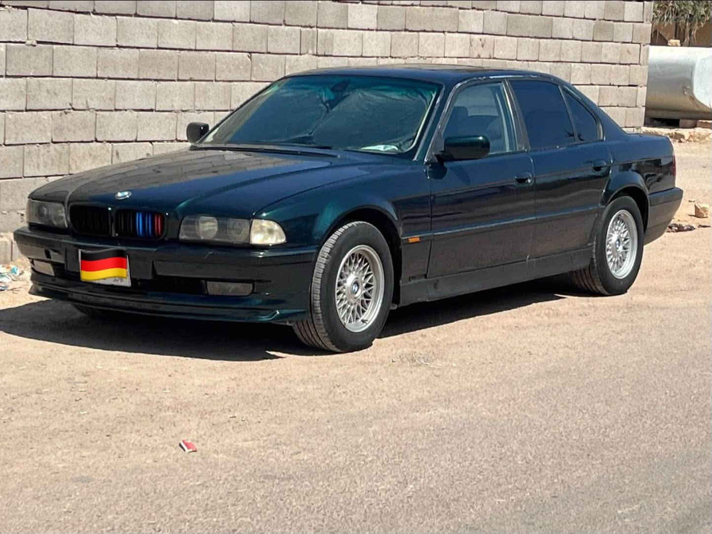 السلام عليكم BMW740i
موديل 1995

موصفات فووول 

1كشنات كهرباء

2كشنات جلد لون بيجي

3صندوك شفط

4كامره خلفيه وشاشه 

5جام اوتو

6سلايد

السياره كير ومحرك جدد 

غرفتها حلوه 

السياره صبغ عام للجماله 

بيه شخط بالجاملغ الخلفي مامبين

السعر 70 وبيه مجال بسيط

للاستفسار***********
