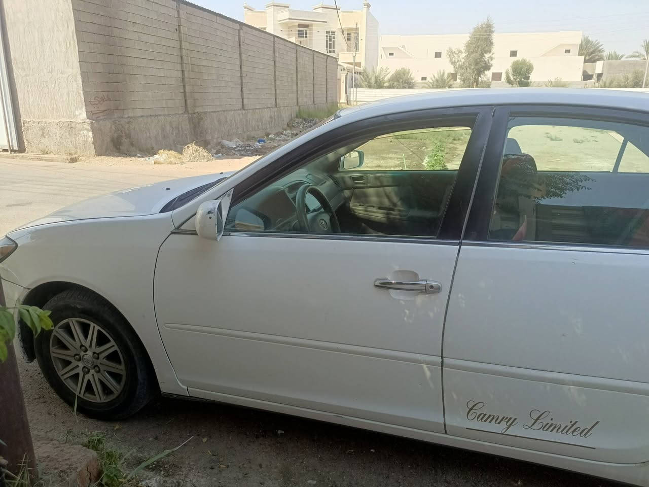 كامري2003 وارد امريكي مكفوله بس الجاملغ الخلفي بي رش كلير محرك 6 كير ومحرك وصدر وتخم تاير كله جريد وتبريد ثلج كل نقص مابيها سعره95 العنوان الرمادي الستفار***********/***********
