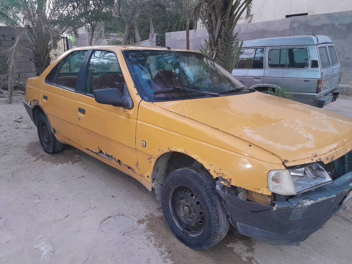 سياره للبيع سعره مكان البصره