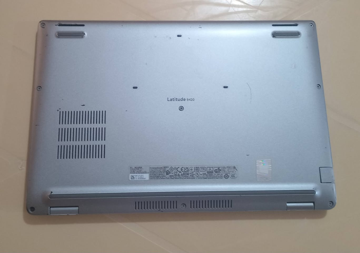 السلام عليكم ورحمة الله وبركاته #لابتوب_Dell5420_للبيع
هذا احسن خيار لكل طالب هندسة والمهندسين عملي خفيف 
وبنفس الوقت أداء قوي برامج الهندسية والمونتاج و الألعاب 
و التصميم برنامج اوتوكاد 2027 مثبت على الجهاز 
Dell 5420
كوراي 7 جيل 11 نوع المعالج G7
رام 16 قابل للتطوير إلى 64
هارد 512 SSD نوع M.2
كرت شاشه داخلي 8
حجم الشاشه 14.1 دقة الشاشة 1920/1080
كيبورد ضوئي ويندوز 11 برو 
بطاريه 3 ساعات تقريبا 
شحن تايب سي
الملحقات 
شاحن اصلي تايب سي 
جنطة 
ضمان اسبوع من اي خلل 
السعر 475 الف وبي مجال شي قليل 
التوصيل خاص او على الرقم 
***********

نص مكتوب في الصور:
- مدير المهام الأداء وحدة المعالجة المركزية 3,05 غيغاهرتز %27,7 الذاكرة 4,6/15,6 غيغابايت (%29) القرص 0: (C:) SSD (SATA) 41% Wi-Fi Wi-Fi تم إرسال: 0 • تم تلقي: 16,0... GPU 0 Intel(R) Iris(R) Xe Grap... %0 تشغيل مهمة جديدة 16,0 غيغابايت 15,6 غيغابايت الذاكرة استخدام الذاكرة 60 ثانية تركيب الذاكرة قيد الاستخدام (مضغوط) 4,5 غيغابايت (31.8 ميغابايت) 11,0 غيغابايت متوفر تم تعيين 4,6/16,6 غيغابايت مخزن مؤقتًا 1,7 غيغابايت تصفح مرحل 4,6 ميغابايت تصفح غير مرحل 382 ميغابايت السرعة: ٣٢٠٠ MT/s الفتحات المستخدمة: ١ من ٢ عامل التصميم: SODIMM الذاكرة المحجوزة للأجهزة: ٤٤٠ ميغابايت ٠١:٢٤ م ٢٠٢٦/٠٩/٢٤ بحث
- Ninx M.2 SSD 512G