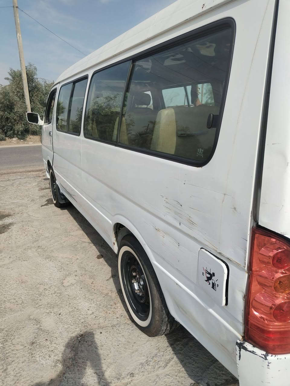 السلام عليكم جنبي ناصي مديل 15 باسمي تحويل ثاني يوم هزه جديده مصفره من كلشي رقم بابل تخم تاير جديد مكينه تجفيت جديد بيه باب مبدل عكس السائق. مكان السياره كربلاء طوريج.. للاستفسار اكثر الاتصال ***********
