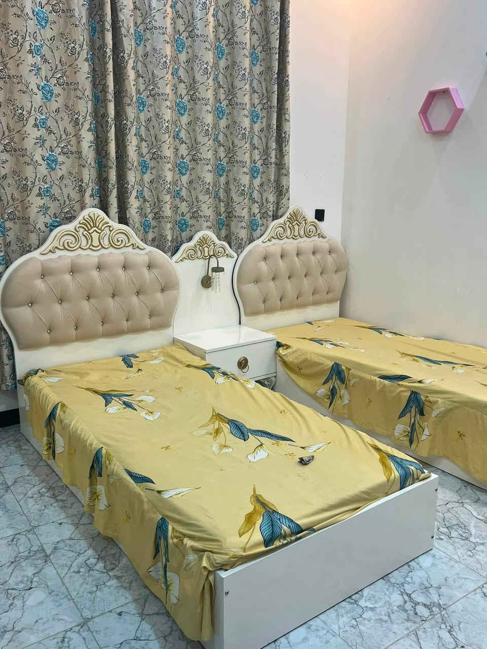 غرفه للبيع سعره500 الف
***********

