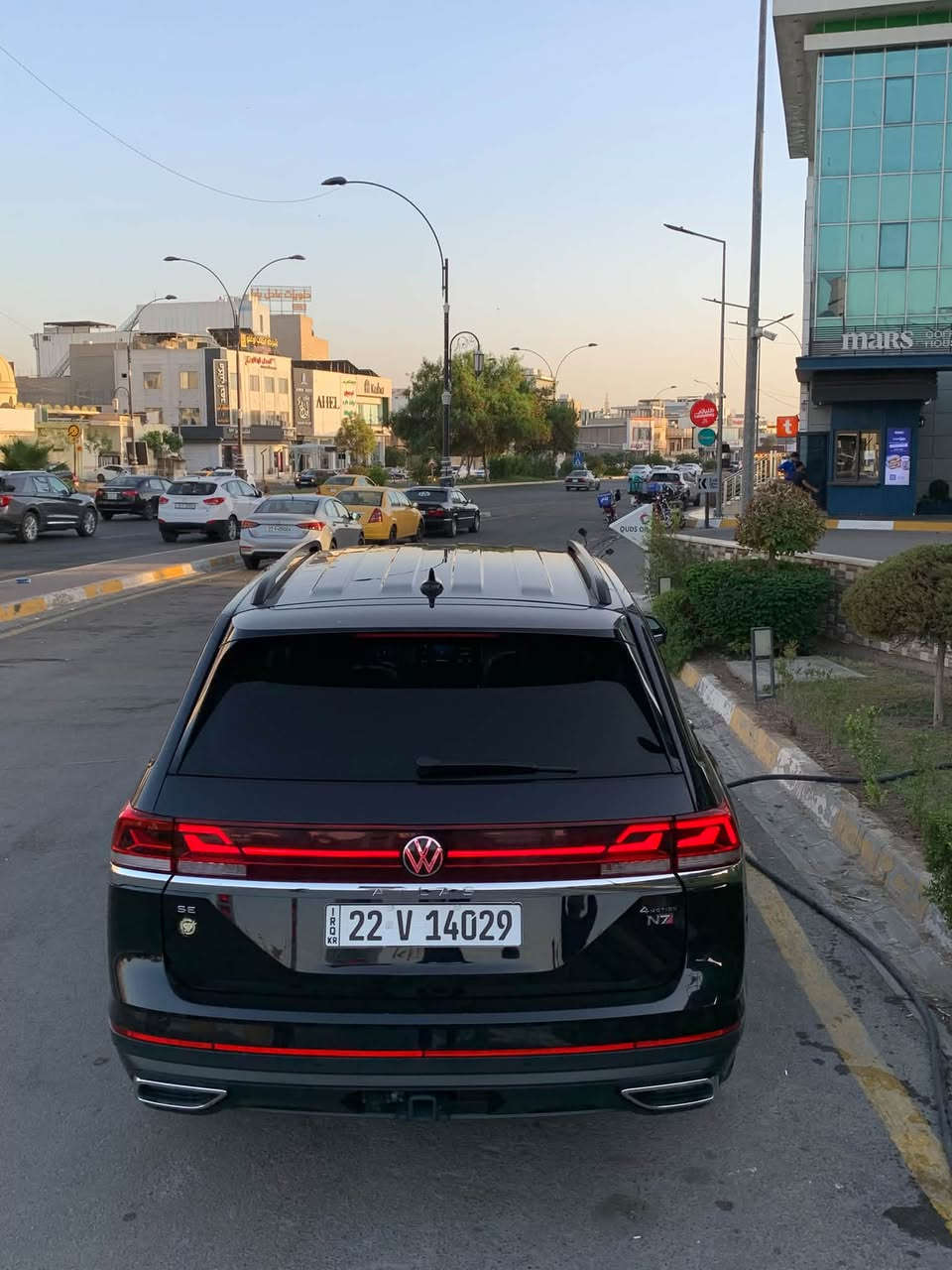 Volkswagen Atlas 24 SE 🇩🇪
فولكس واكن اطلس ٢٠٢٤ se للبيع  

ماشي  السيارة 38 الف كم حقيقي 
محرك 2.0 توربو + كير شرط
270حصان/370 نيوتن متر
مواصفات السيارة كالتالي
تحديد مسار📍
تثبيت سرعة  💯
ابل كار بلي + اندرويد اوتو 📱 

7 راكب 👥
شحن لاسلكي
عدادات ديجتال
تدفئة كشنات + الستيرن
6 وضعيات قيادة 
انارات iq led
حساسات 360 درجة 
نظام قيادة ذكي
ناقل حركة أوتوماتيكي 8 سرعات 4motion
تشغيل عن بعد
دخول ذكي
تشغيل ذكي
انارات ترحيب
نقاط عمياء
كشنات جلد
شاشة معلومات
تحكم الشاشة عن بعد 
تحكم صوتي 
قطع تبريد 3
فتح صندوق ذكي
صندوق اوتوماتيكي
اوتو هولد
اوتو ستارت/ستوب
هاند بريك كهربائي
كشنات كهرباء

سيارة بيها رأس البونيت صبغ و شبر تعديل بارد فقط 
بدون دواخل بدون ايرباك  💫

سعر  285 وبيها مجال  💵 

شرط التحويل

للتواصل على الرقم
***********
***********
متوفر واتساب او اتصال

مكان السيارة:كركوك  📍
