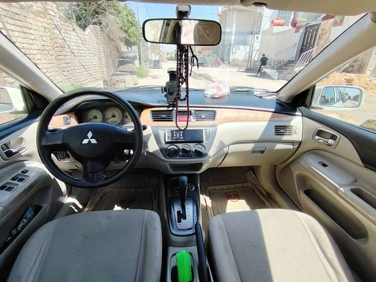 لاانسر ٢٠١٠ للبيع فقط قطعتين صبغ بدون ضربه تبريد ثلج محرك وكير شرط كفاله سياره جديده وجاهزه وتبريدها معروف ثلج محرك ١٦٠٠ رقم بغداد دولي بسمي مكاني نجف السعر ٧٣ وبيها مجال شرط ترايها اليعجبك  رقمي ***********
